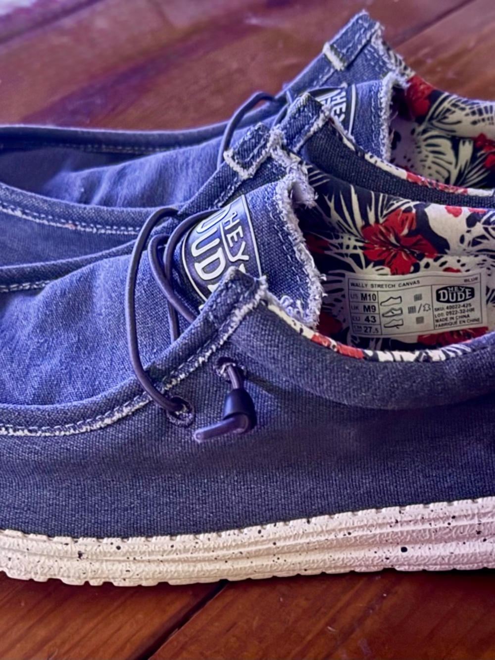 Men’s Navy Hey Dudes size 10